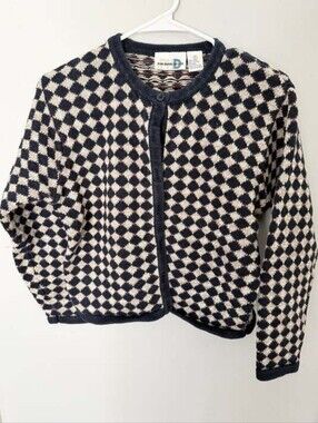Diamond Pattern Knit Cardigan